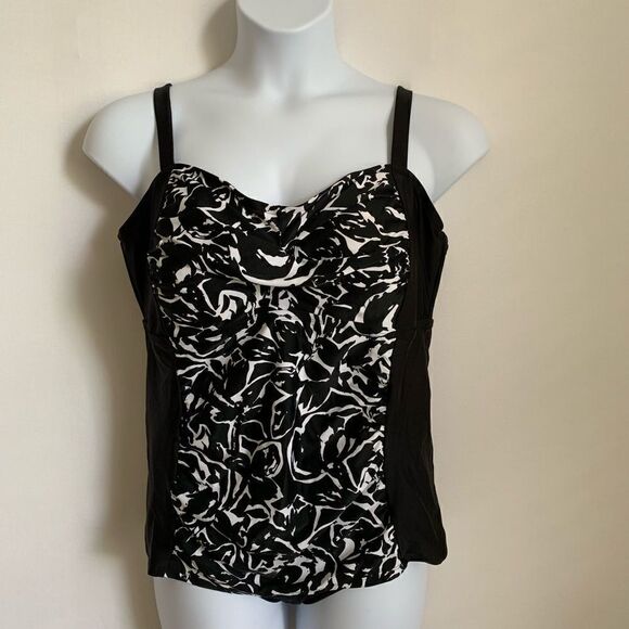 AVA & VIV BLack & White Swim Top Size 20W - Picture 7 of 7